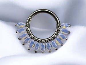 Maria Light Peony Opal Clicker -Tremun