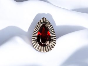 Aurora Red Garnet - Tremun