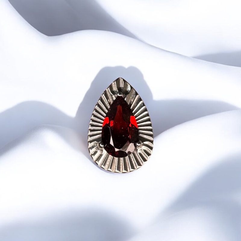 Aurora Red Garnet - Tremun