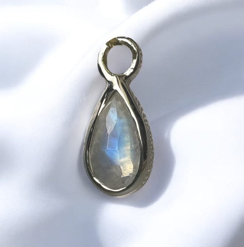 14k Gold Briolette Teardrop Clear Quartz Charm - Afbeelding 2