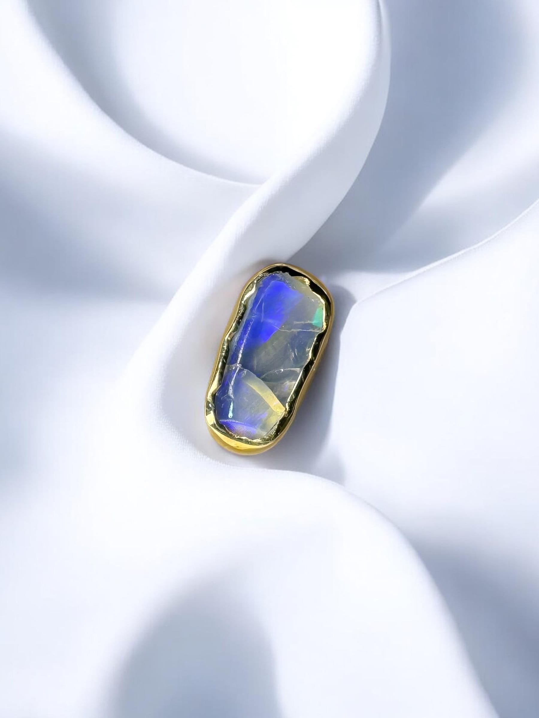 Raw Moonstone 18K - NAGA
